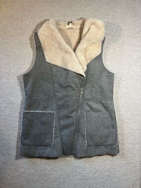 Entro Faux Fur Lined Grey Asymmetrical Zipper Vest With Pockets